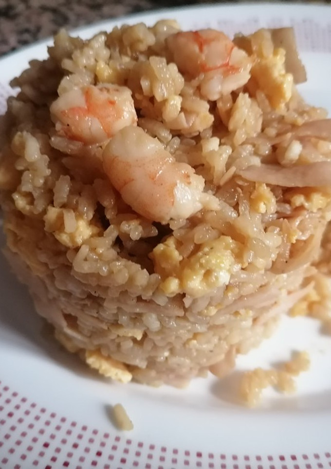 Una foto de Arroz tres delicias estilo oriental