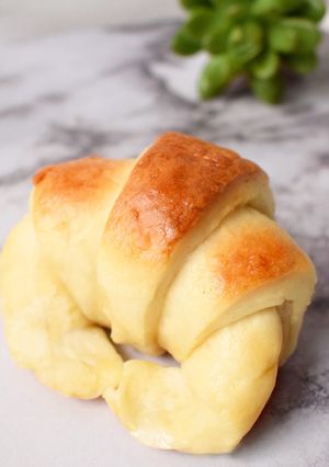 Una foto de MEDIALUNAS🥐 sin manteca y muy fáciles