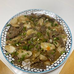 A picture of Spicy Beef & Nian Gao.