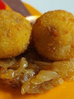 Una foto de Croquetas de jamón y huevo