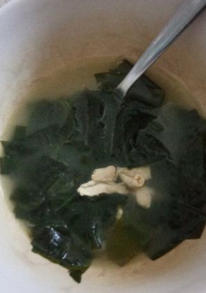 Foto resep Miyeok guk (sup rumput laut)