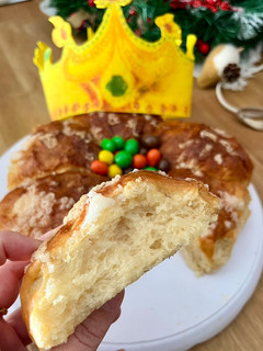 Una foto de Roscón de Reyes súper esponjoso y molloso en Airfryer ¡el 1° en freidora!