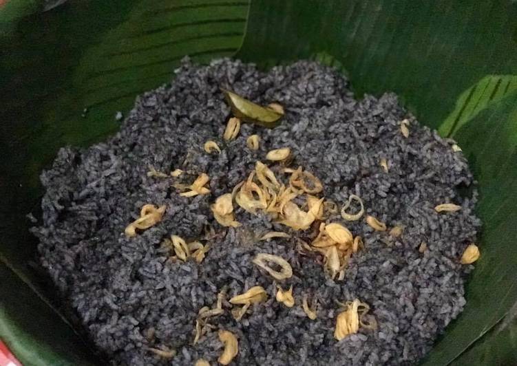 Nasi cumi hitam