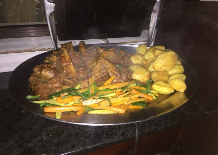 Kienyeji chicken,roasted potatoes and veggies