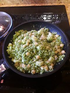 Una foto de Garbanzos con brócoli y quinoa