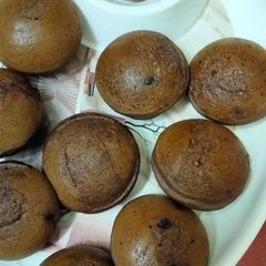 A picture of Chocolate mini cake.