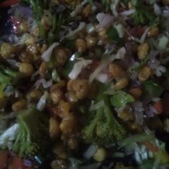 A picture of Crispy corn broccoli salad.