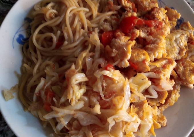 Spaghetti with scrambled eggs#4week challenge#authormarthon Recipe by  Venashly Obare - Cookpad