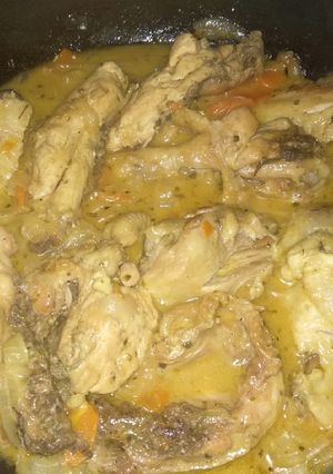 Una foto de Pollo a la cerveza con un toque de limón ♥️