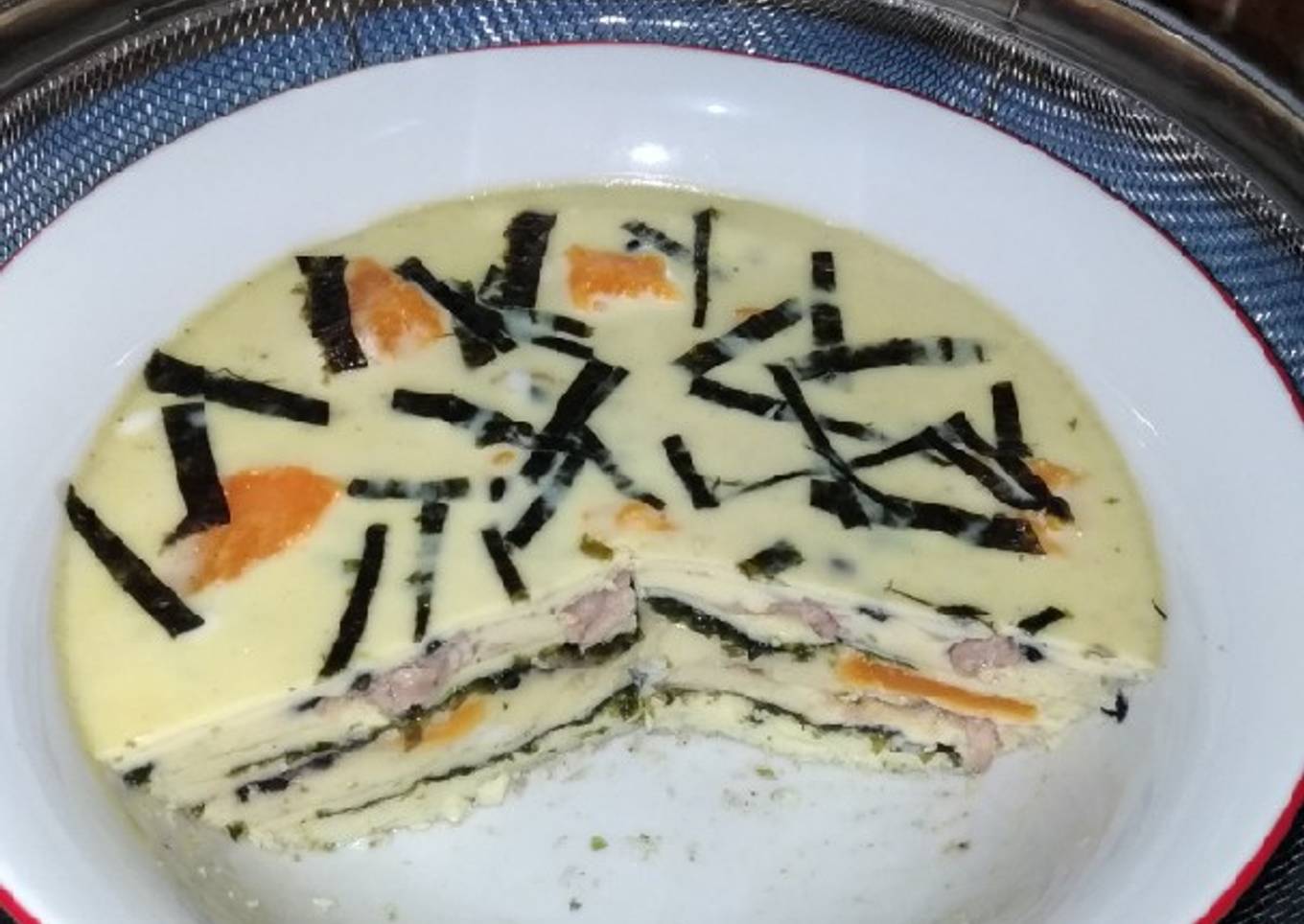 Steam Telur Lapis Daging Babi, Telur Asin, dan Nori by Slg
