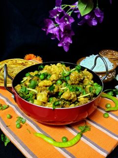 रेस्टोरेंट स्टाइल गोभी मटर मसाला (Gobhi Matar masala recipe in Hindi) रेसिपी मुख्य फोटो