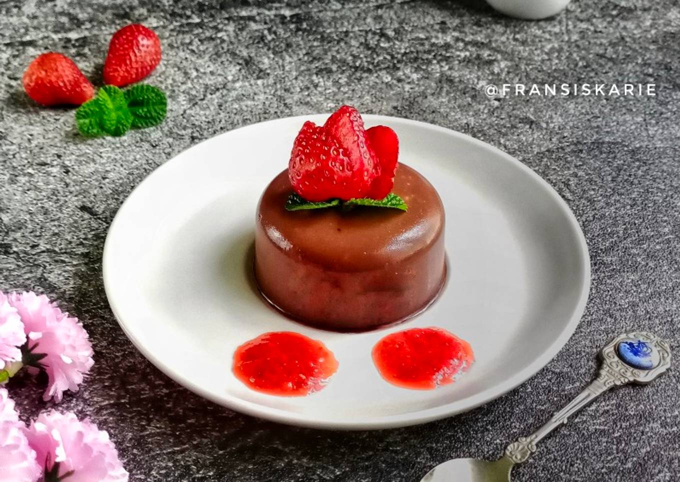 Puding Tempe Coklat Strawberry