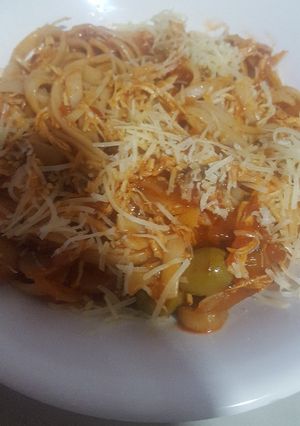 Una foto de Pastas con pollo en salsa napolitana