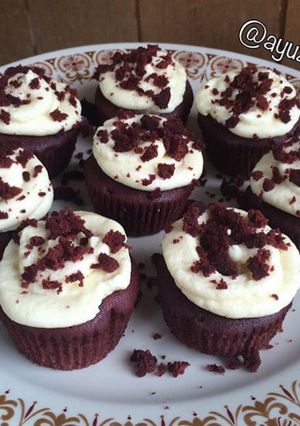 Foto resep Red Velvet Cupcakes with Cream Cheese Frosting