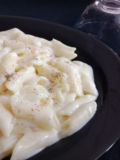 ஒயிட் சாஸ் பாஸ்தா(white sauce pasta recipe in tamil) செய்முறை முக்கிய புகைப்படம்