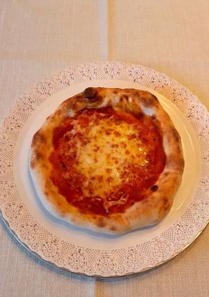 Foto di Pizza con il cornicione alto