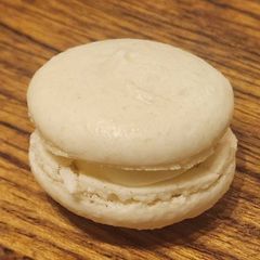 A picture of Macaron with plain buttercream.