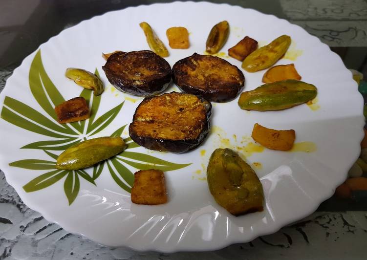 Bhaja (Brinjal Fry, pumpkin fry, pointed gourd)