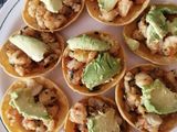 Pescado a la mexicana en cazuelitas