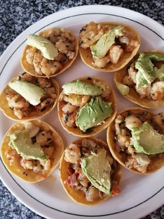 Una foto de Pescado a la mexicana en cazuelitas