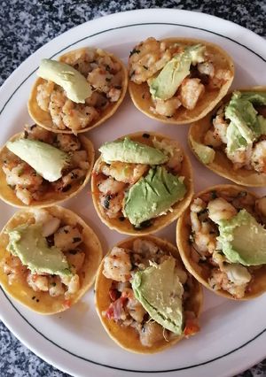 Una foto de Pescado a la mexicana en cazuelitas