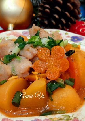 Hình của món Cá thác lác nấu khoai tây cà rốt.
