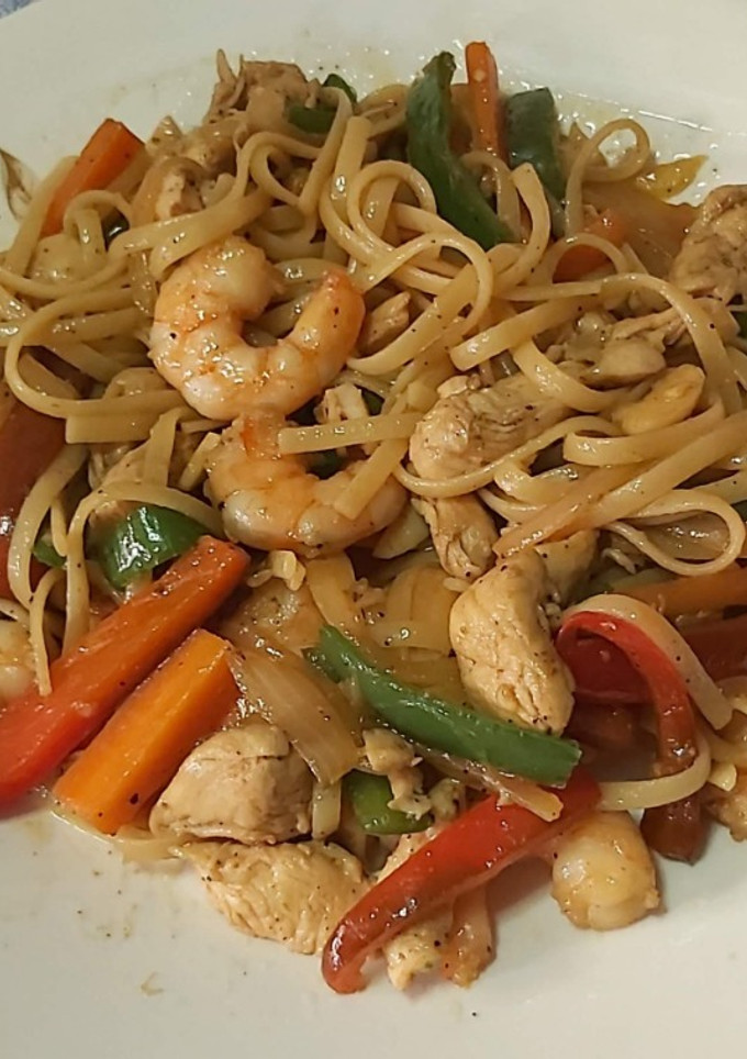Una foto de Tallarines a las tres delicias