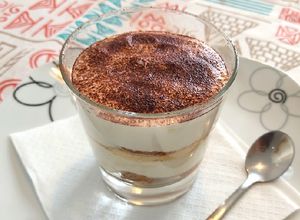 Foto principal de Tiramisú de queso batido en vaso