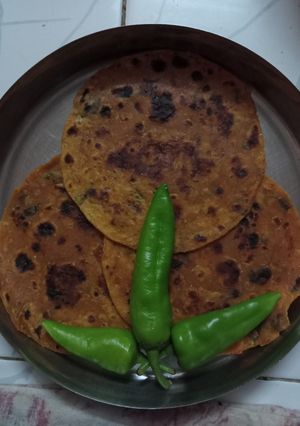 મેથીના થેપલા (Methi Thepla Recipe In Gujarati) રેસીપી મુખ્ય ફોટો