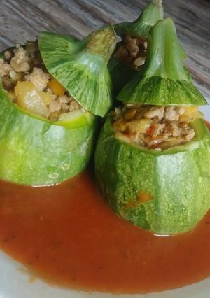 Una foto de Calabacitas rellenas de pavo