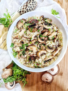 Una foto de Bowl de Quinoa con salteado de ajo y setas