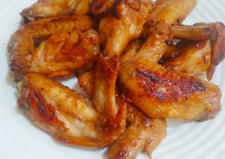 Bagaimana Menyiapkan Spicy chicken wings yang Bikin Ngiler