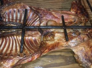 Una foto de Cabrito al pastor