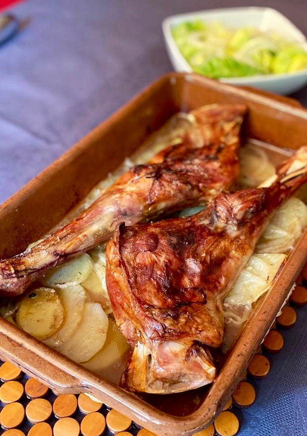 Una foto de Paletilla de cordero lechal al horno