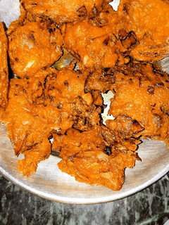 प्याज के पकौड़े (pyaz ke pakode recipe in Hindi) रेसिपी मुख्य फोटो