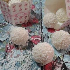 Coconut balls A picture of Coconut balls.