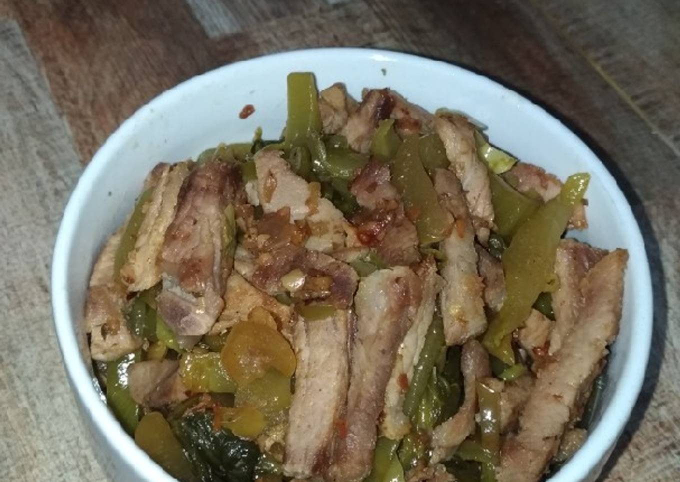 Babi Cah Sawi Asin