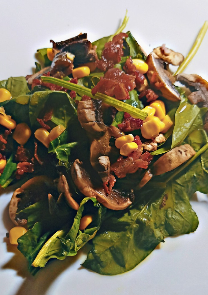 Una foto de LA FIESTA DE LA ESPINACA (ENSALADA DE ESPINACAS)