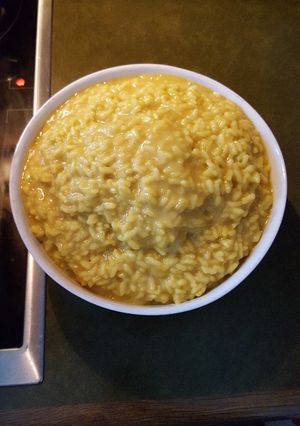 A picture of Risotto alla Milanese.