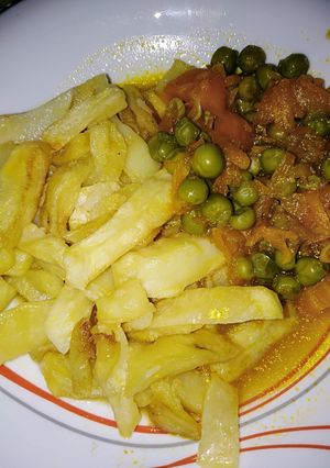 صورة لوصفة بازلاء بالبطاطا مقليه بدون لحم👌👌👌