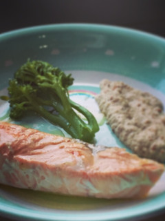 Una foto de Cena para bebé 11: pescado azul e iniciación los frutos secos