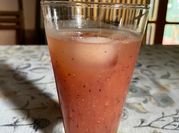 Una foto de jugo de papaya