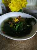 Sayur bening bayam, krokot, gedi petik halaman