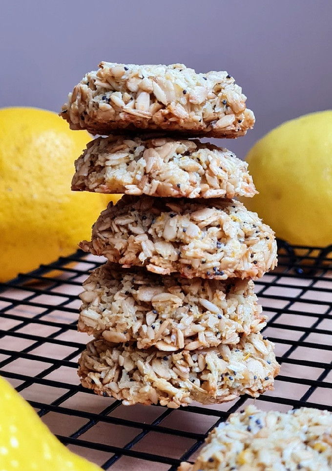 Una foto de Galletitas de limón, a base de avena y coco 🥥 🍋 sin azúcar