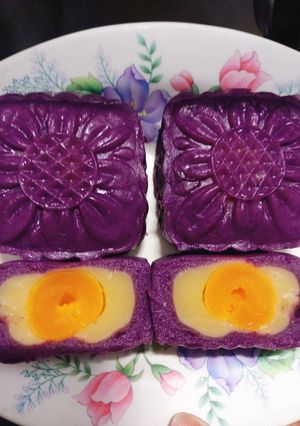 Hình của món Trung thu khoai tím.