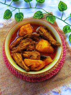 টমেটো সস দিয়ে মুরগির মাংস রেসিপির প্রধান ছবি