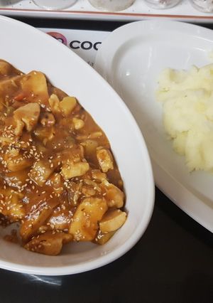 A picture of Bourbon Chicken nice Sweet Tasty. ☺.