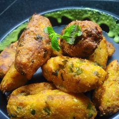 A picture of Instant Handvo Quenelles.
