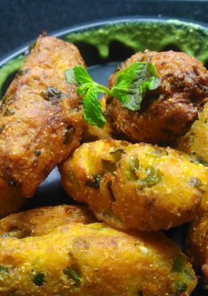 A picture of Instant Handvo Quenelles.