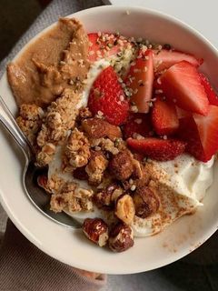 Foto de Iogurte com Morangos e Granola